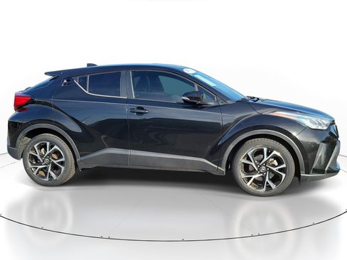 Certified 2021 Toyota C-HR XLE FWD image 4