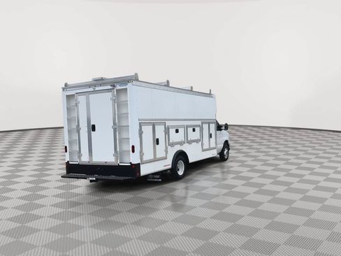 New 2027 Ford E-450 and Econoline 450 Super Duty w/ Power Equipment Group RWD image 31