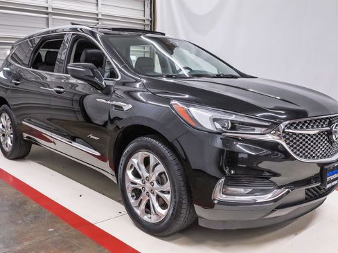 Used 2020 Buick Enclave Avenir w/ Avenir Technology Package FWD image 5
