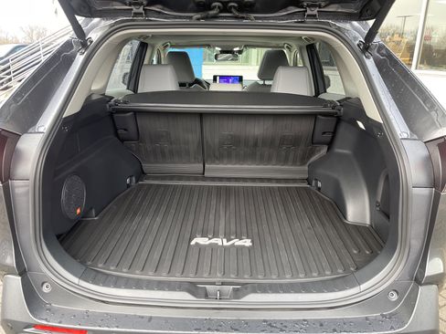 Used 2024 Toyota RAV4 XLE Premium image 42
