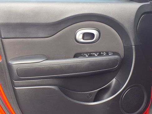 Used 2019 Kia Soul + image 16