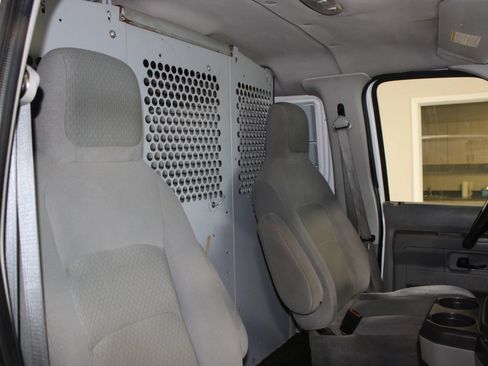 Used 2009 Ford E-150 and Econoline 150 RWD image 23