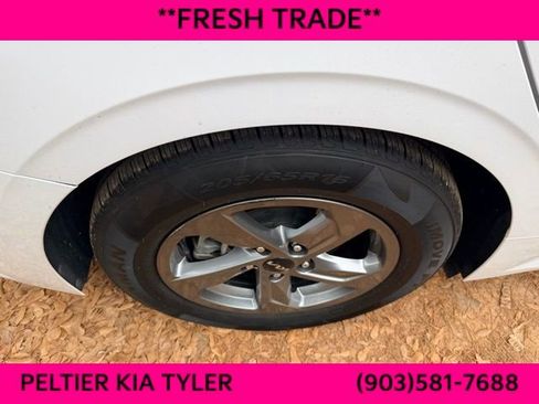 Used 2022 Kia K5 LXS image 12