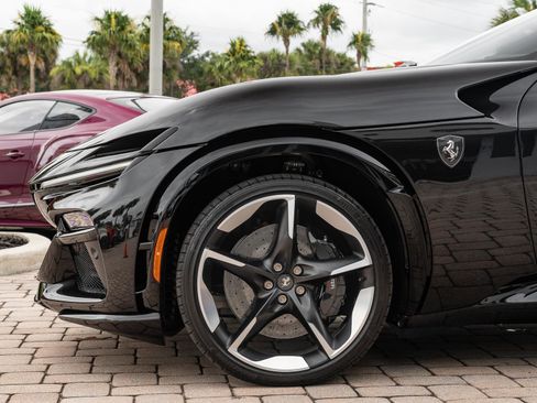 Used 2025 Ferrari Purosangue AWD/4WD image 21