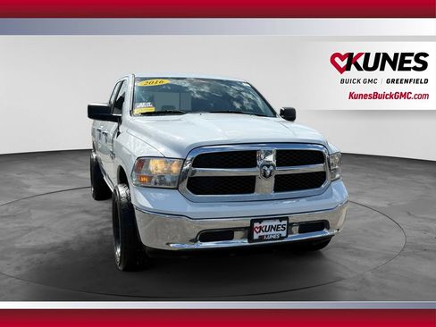 Used 2016 RAM 1500 Classic SLT RWD image 3