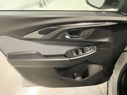 Used 2022 Chevrolet TrailBlazer LT w/ Convenience Package image 18