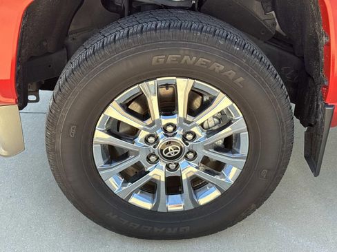 Used 2024 Toyota Tacoma Limited w/ Limited Package (LT) AWD/4WD image 4