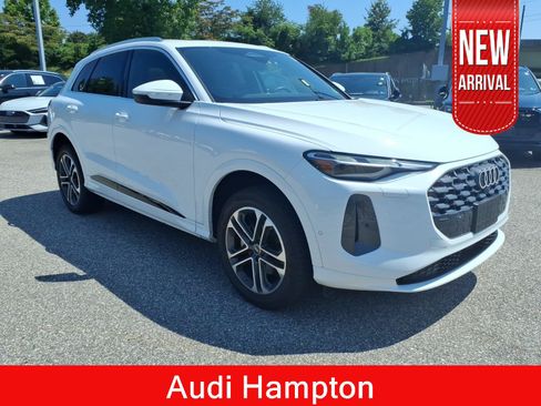 Used 2025 Audi Q5 Premium w/ Convenience Package AWD/4WD image 4