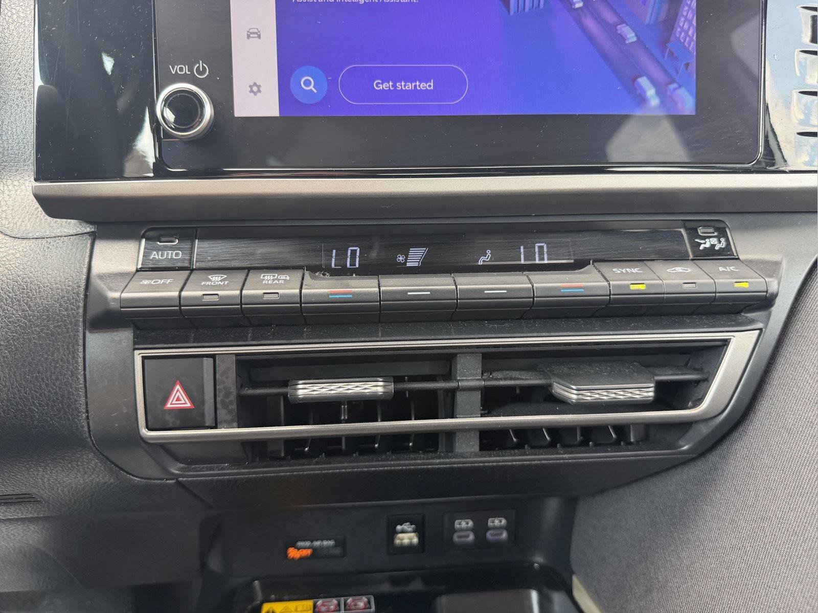 Used 2025 Toyota Camry LE FWD image 27