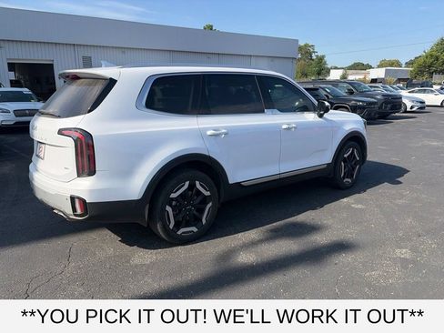 Used 2024 Kia Telluride EX w/ EX Captain's Chair Package AWD/4WD image 6