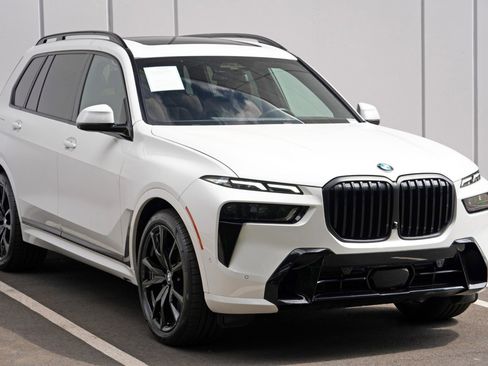 Used 2023 BMW X7 xDrive40i w/ Executive Package AWD/4WD image 61