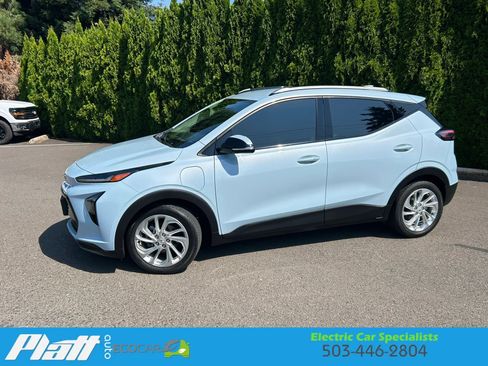 Used 2022 Chevrolet Bolt EUV LT FWD image 2