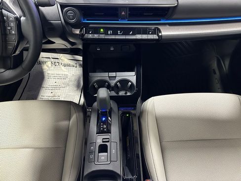 Used 2025 Toyota Prius XLE image 39