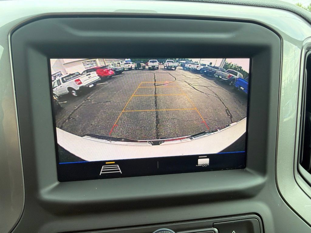 Used 2022 GMC Sierra 2500 Pro w/ Convenience Package AWD/4WD image 13