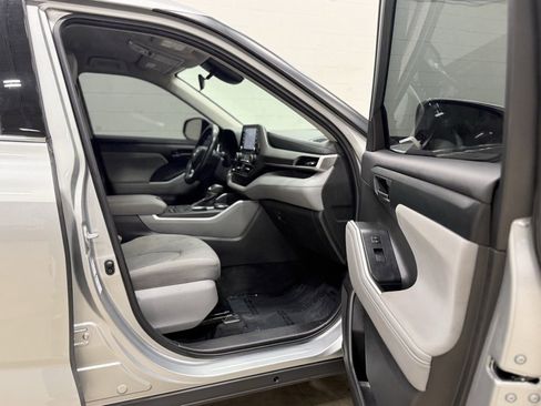 Used 2021 Toyota Highlander XSE image 27
