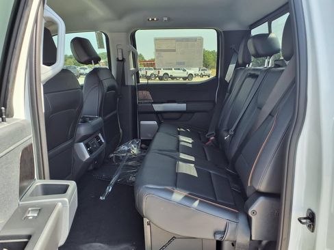New 2026 Ford F350 Lariat w/ Black Appearance Package AWD/4WD image 21
