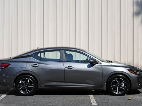 Used 2025 Nissan Sentra SV FWD image 46