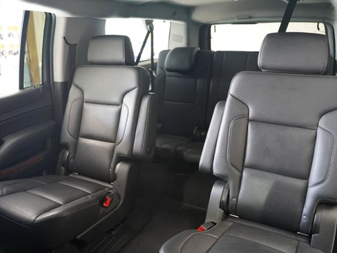 Used 2020 Chevrolet Suburban Premier AWD/4WD image 33