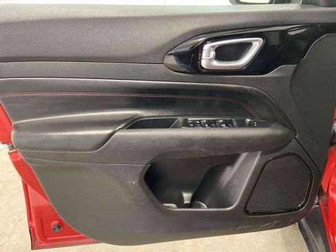 Used 2023 Jeep Compass Trailhawk image 10