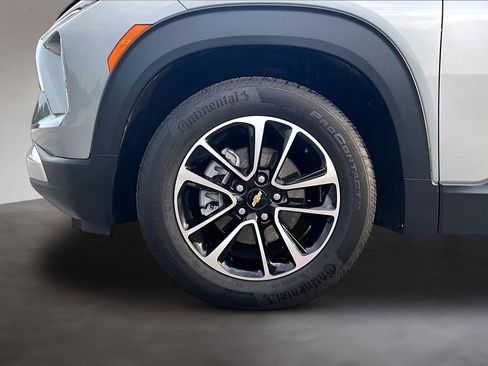 Used 2024 Chevrolet TrailBlazer LT w/ LT Cold Weather Package FWD image 32