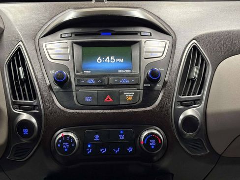 Used 2015 Hyundai Tucson GLS w/ Option Group 02 FWD image 24