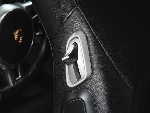 Used 2016 Porsche 911 Carrera 4 image 47