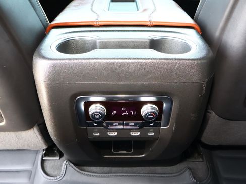 Used 2023 GMC Yukon XL Denali Ultimate image 14