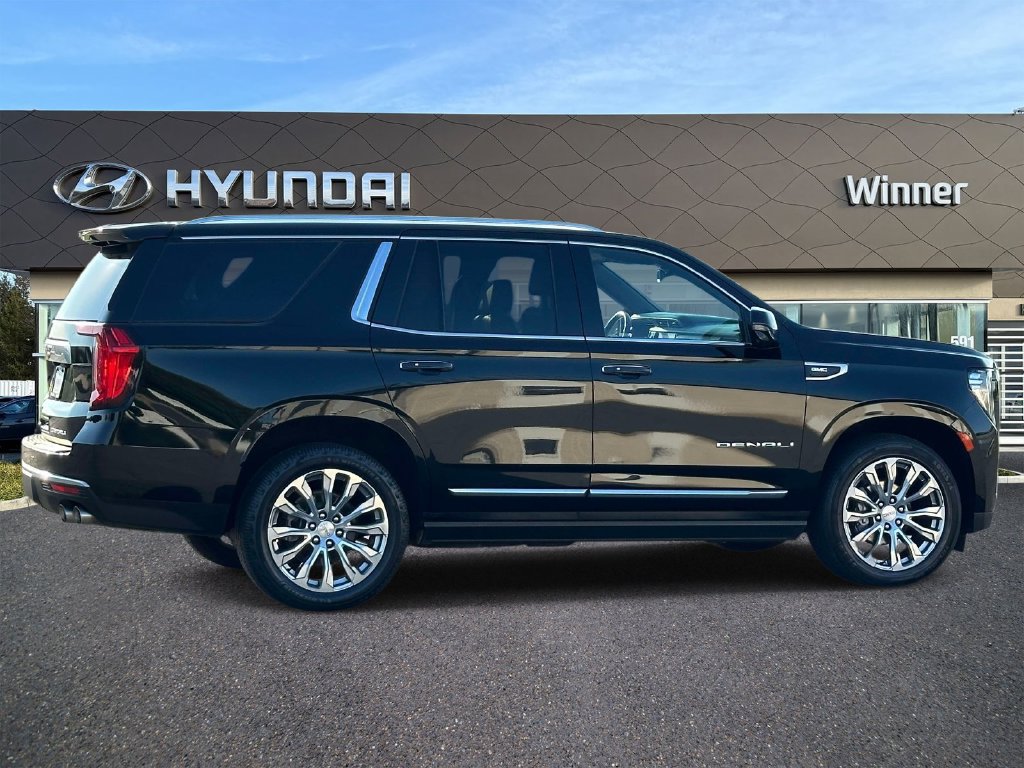 Used 2023 GMC Yukon Denali AWD/4WD image 4
