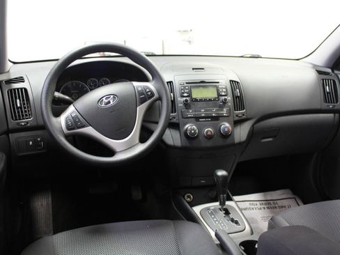 Used 2012 Hyundai Elantra w/ Preferred Pkg FWD image 7