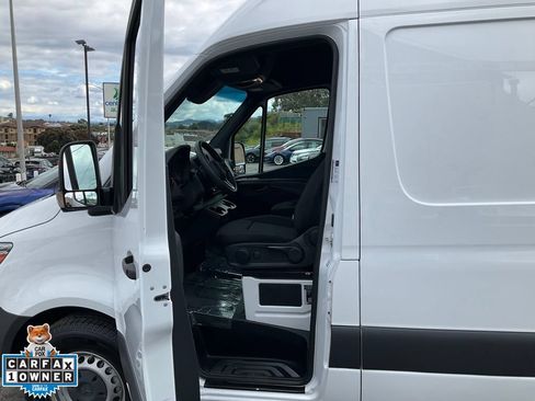 Used 2024 Mercedes-Benz Sprinter 2500 image 13