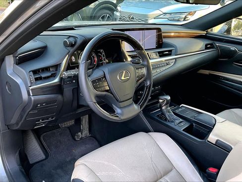 Used 2019 Lexus ES 350 w/ Luxury Package image 17