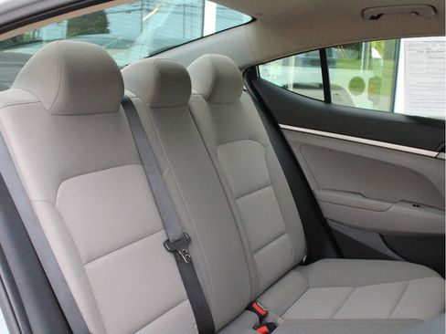 Used 2020 Hyundai Elantra SE w/ Cargo Package (C1) FWD image 28
