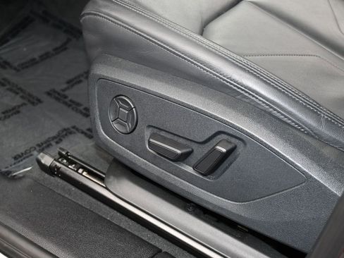 Used 2025 Audi Q3 2.0T Premium image 13