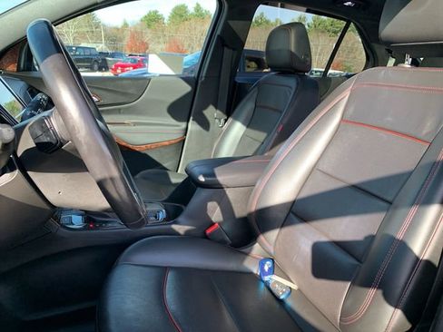 Used 2022 Chevrolet Equinox RS w/ RS Leather Package image 39