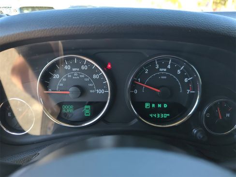 Used 2017 Jeep Wrangler Unlimited Rubicon w/ Connectivity Group image 42