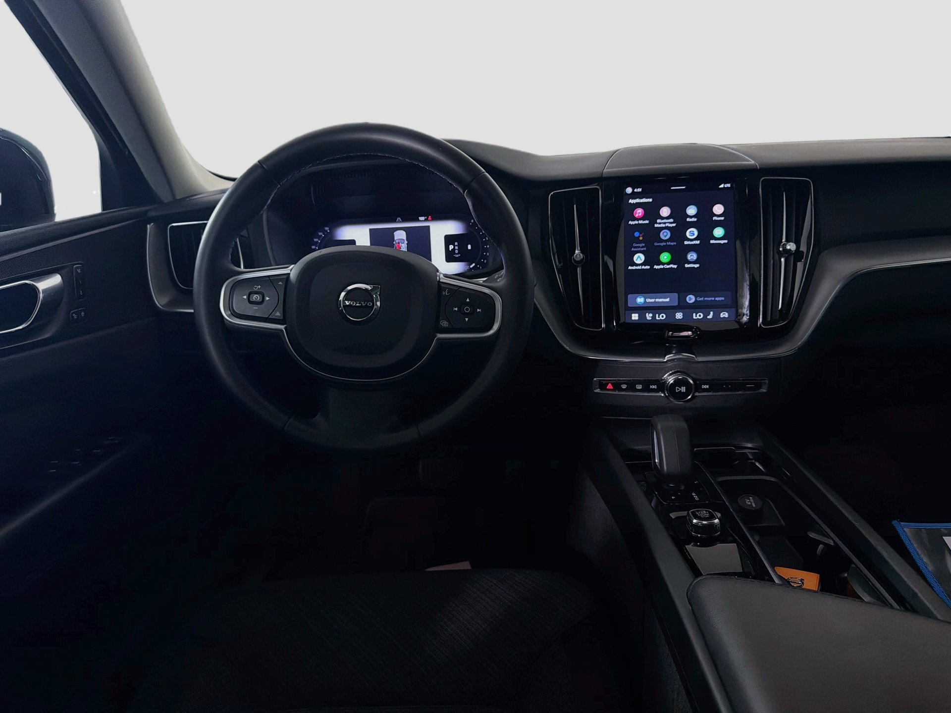Certified 2023 Volvo XC60 B5 Core w/ Protection Package Premier FWD image 23