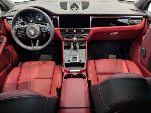 Certified 2025 Porsche Macan image 22