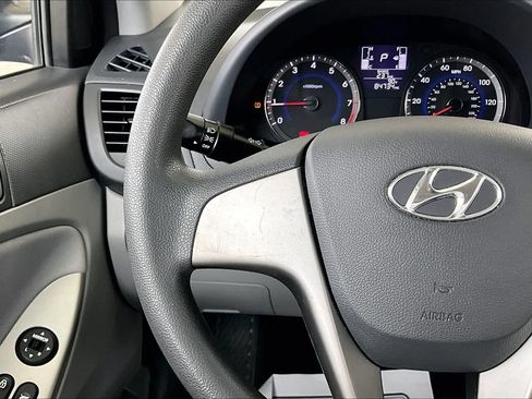 Used 2017 Hyundai Accent SE FWD image 10