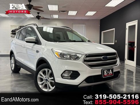 Used 2018 Ford Escape SE image 1