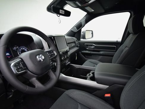 New 2026 RAM 1500 4x4 Crew Cab image 31