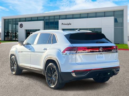 New 2026 Volkswagen Atlas Cross Sport SE FWD image 4