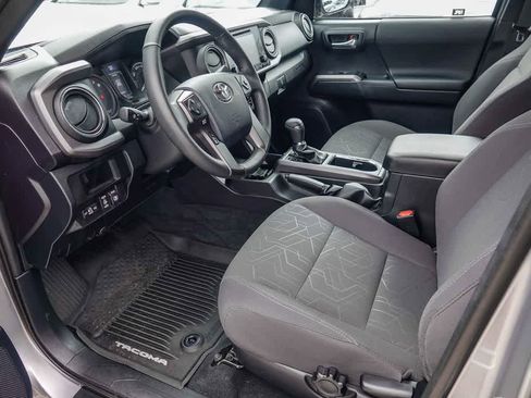 Used 2017 Toyota Tacoma TRD Off-Road w/ Tow Package image 17
