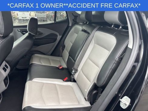 Used 2023 GMC Terrain SLT image 18