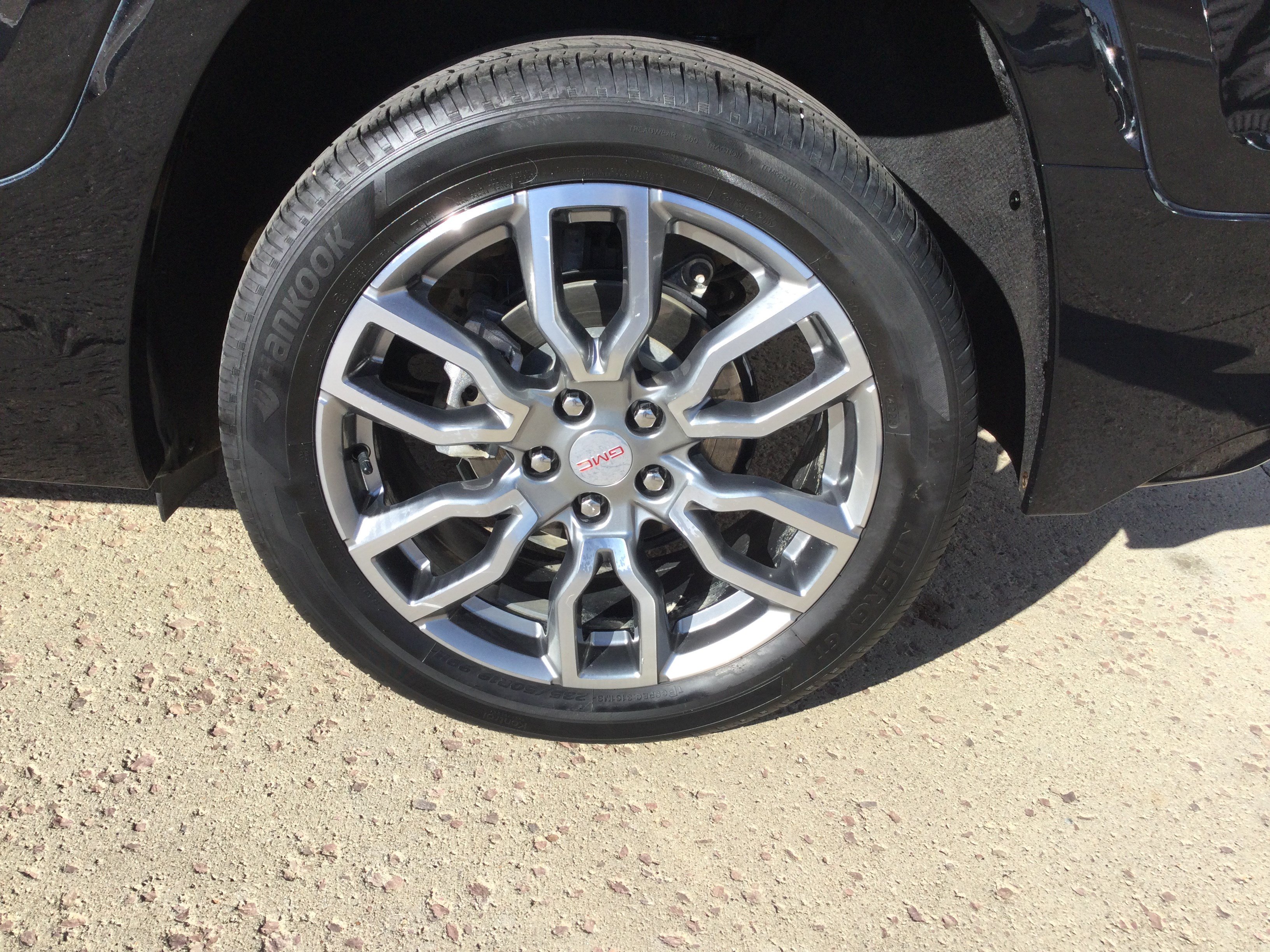 Used 2024 GMC Terrain Denali w/ Denali Premium Package AWD/4WD image 9