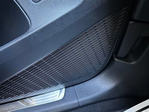 Used 2026 Volkswagen Atlas SE w/ Panoramic Sunroof Package FWD image 20