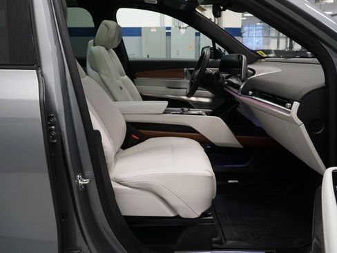 New 2026 Cadillac Vistiq Luxury w/ LPO, Floor Liner Package image 14