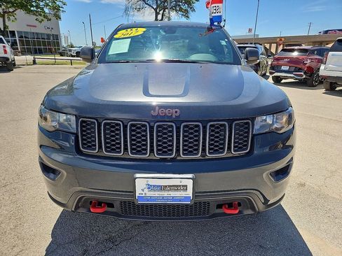 Used 2017 Jeep Grand Cherokee Trailhawk AWD/4WD image 12