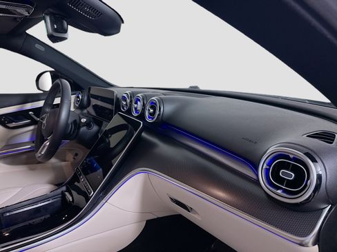 Used 2024 Mercedes-Benz CLE 300 4MATIC Coupe image 28