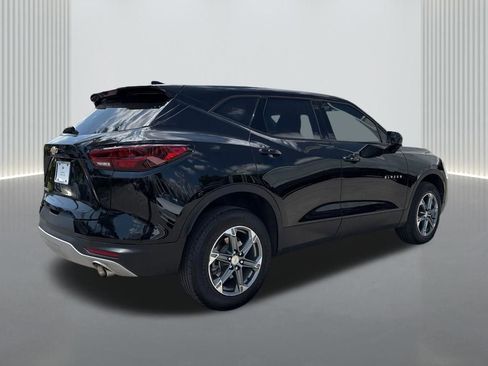 Used 2024 Chevrolet Blazer LT FWD image 5