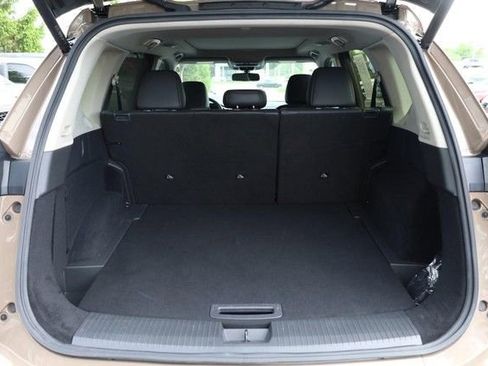 Certified 2024 Nissan Rogue SV w/ SV Premium Package AWD/4WD image 7